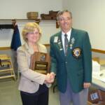 New Melvin Jones Fellow, Lioness/Lion Jamie Carpenter with IPDG Leonard Smith